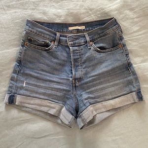 Levi Wedgie Jean Short